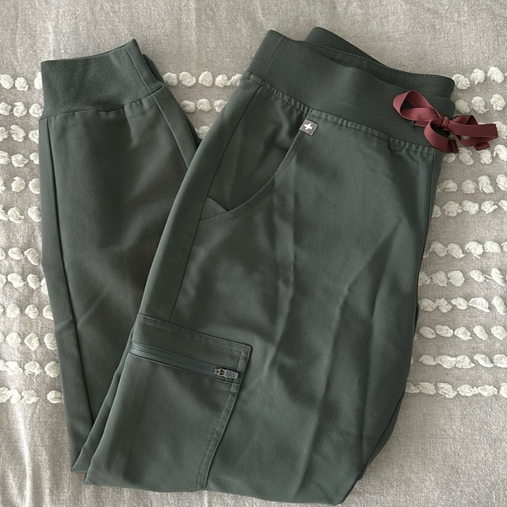 FIGS Zamora Jogger Scrub Pants. Size- Petite Small, color- Bonsai. New with tags